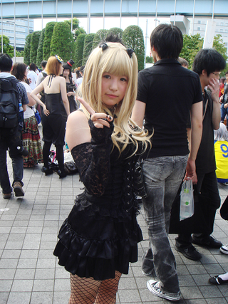 Illustration for article titled Comic Market Cosplayers Cosplaying